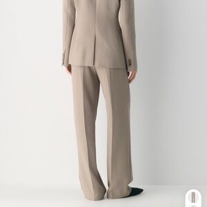 Aritizia Effortless Pant